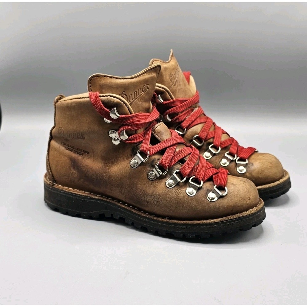 Danner Mountain Light Cascade 31521 Leather Vibram Hiking Boots Womens Size 7.5
